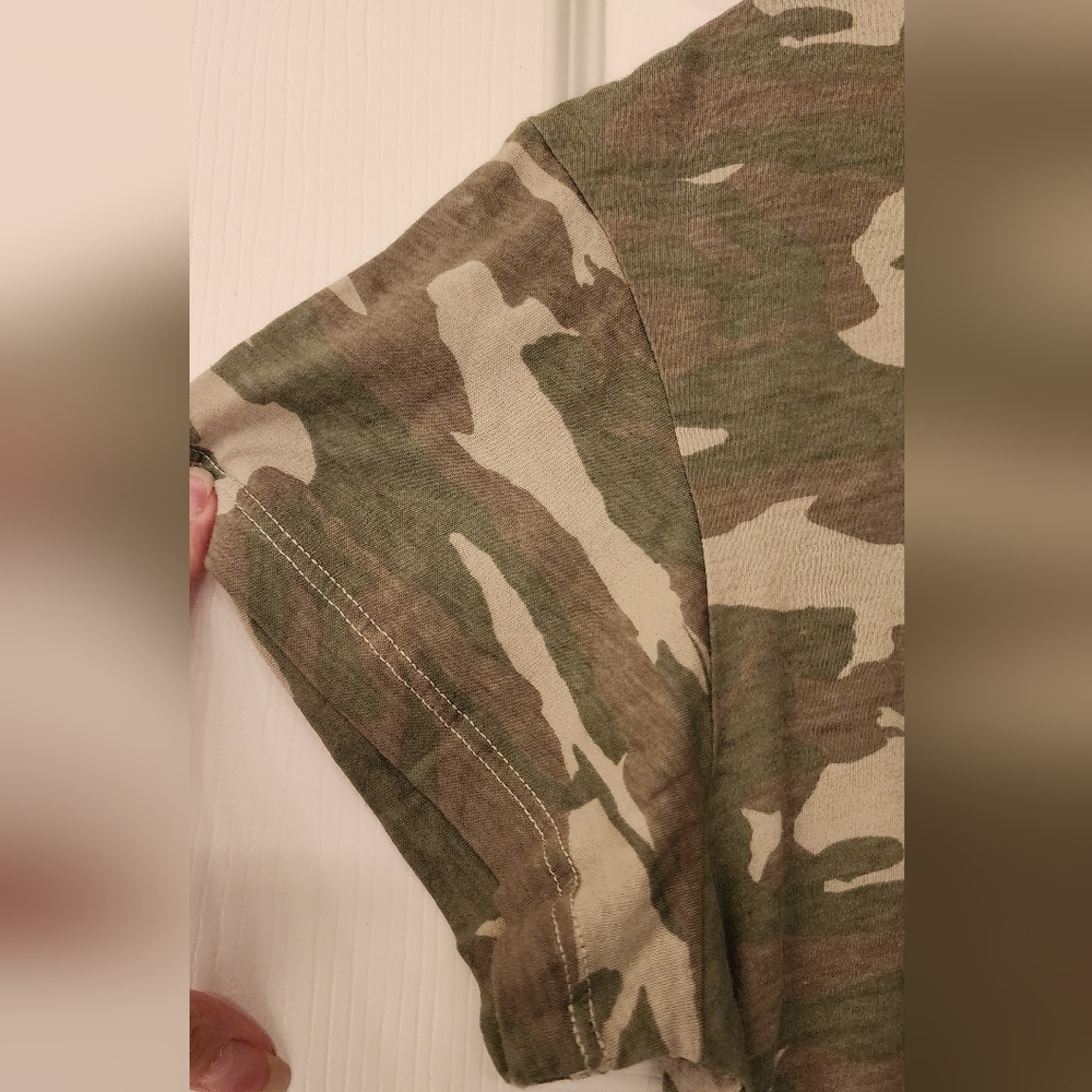 MONROW Tonal Camo Vintage Style Tee In Light Camouflage w/Boxy fit - Picture 5 of 8